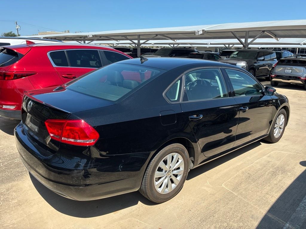 2013 Volkswagen Passat 2.5L Wolfsburg Edition