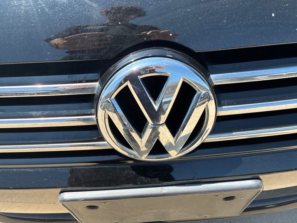 2013 Volkswagen Passat 2.5L Wolfsburg Edition