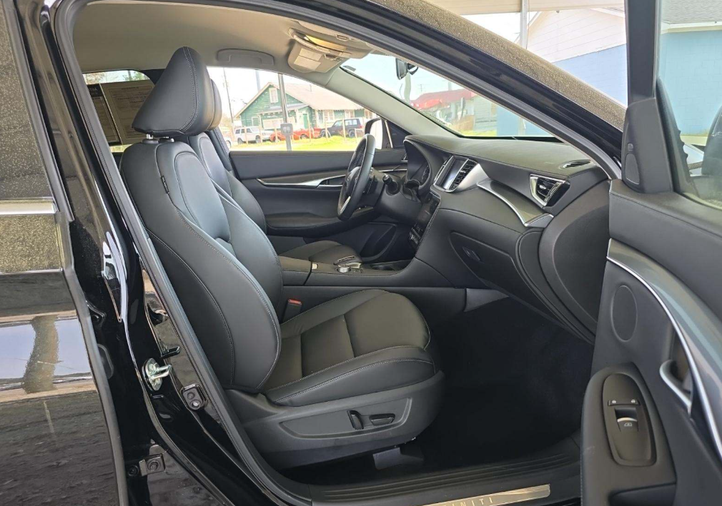 2025 INFINITI QX50 PURE