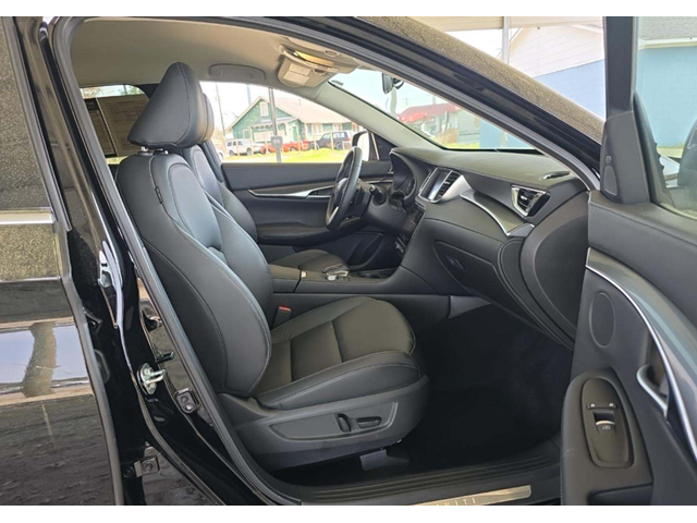 2025 INFINITI QX50 PURE