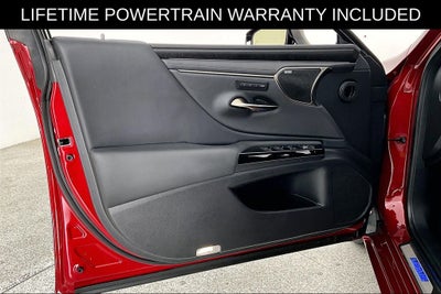 2025 Lexus ES 300h Luxury