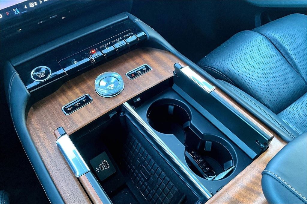 2025 Lincoln Navigator L Black Label