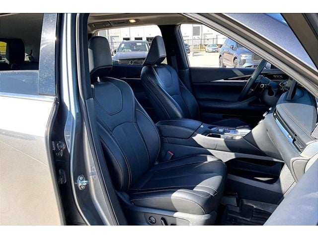 2025 INFINITI QX60 PURE