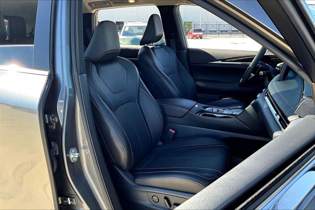 2025 INFINITI QX60 PURE