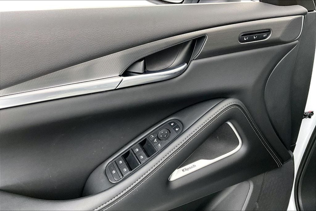 2027 INFINITI QX60 LUXE