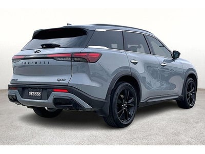 2025 INFINITI QX60 LUXE