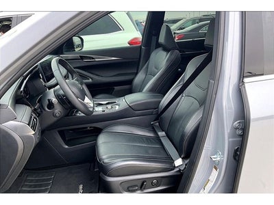 2025 INFINITI QX60 LUXE