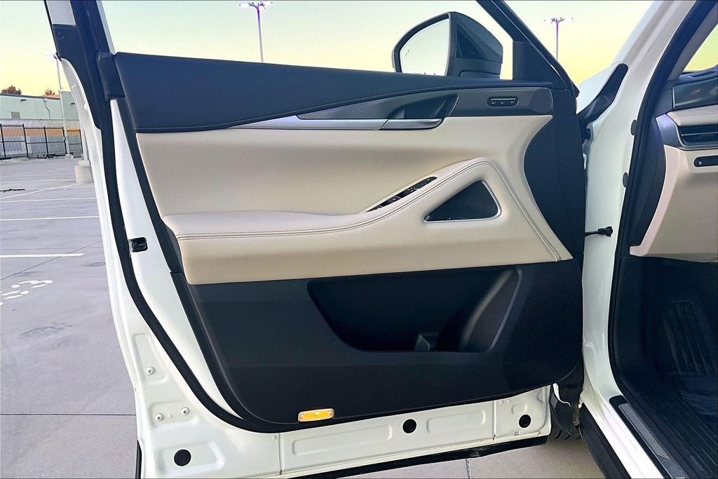 2025 INFINITI QX60 LUXE