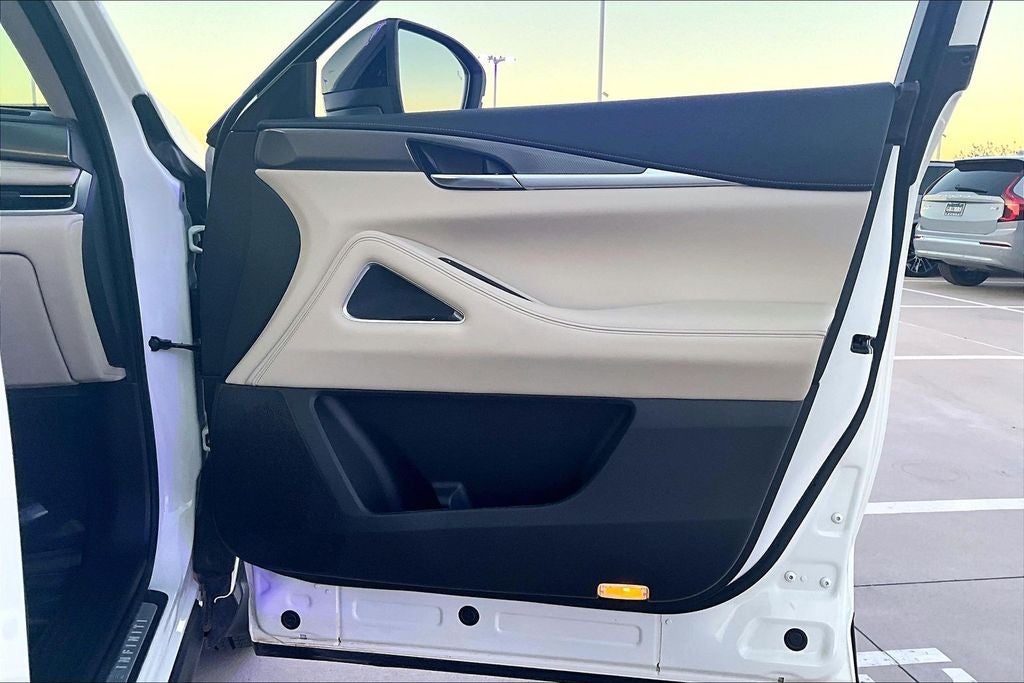 2025 INFINITI QX60 LUXE