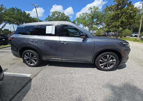 2022 INFINITI QX60 LUXE