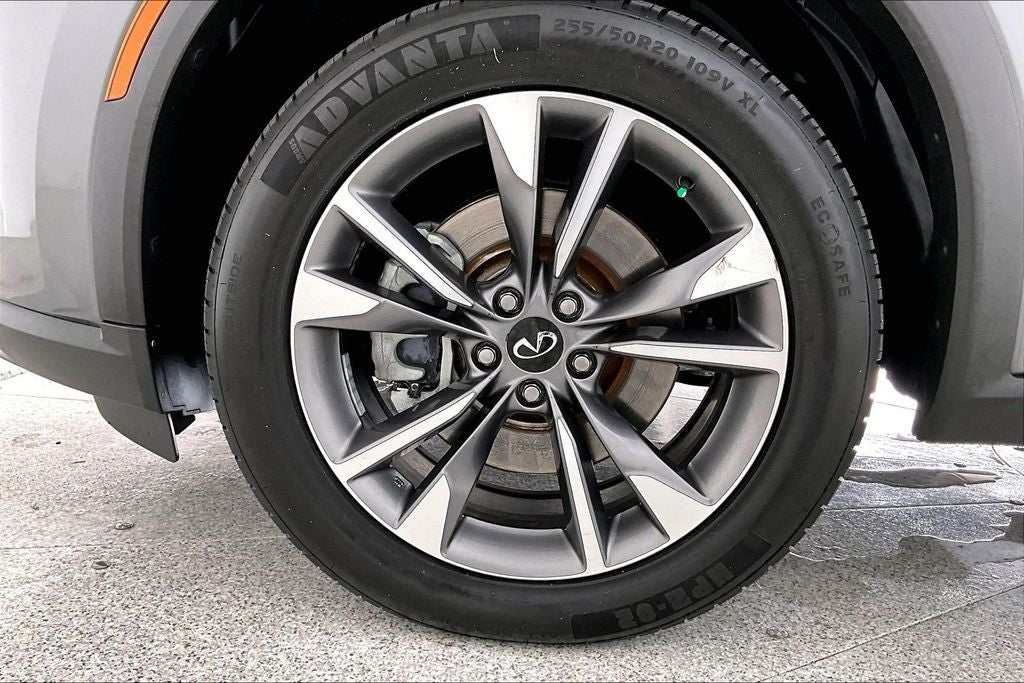 2022 INFINITI QX60 LUXE