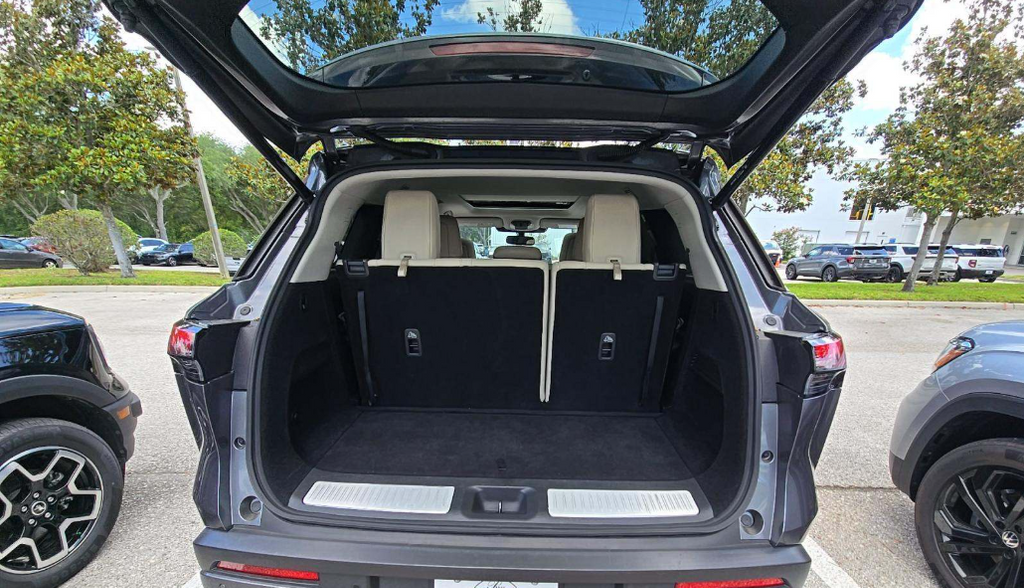 2022 INFINITI QX60 LUXE