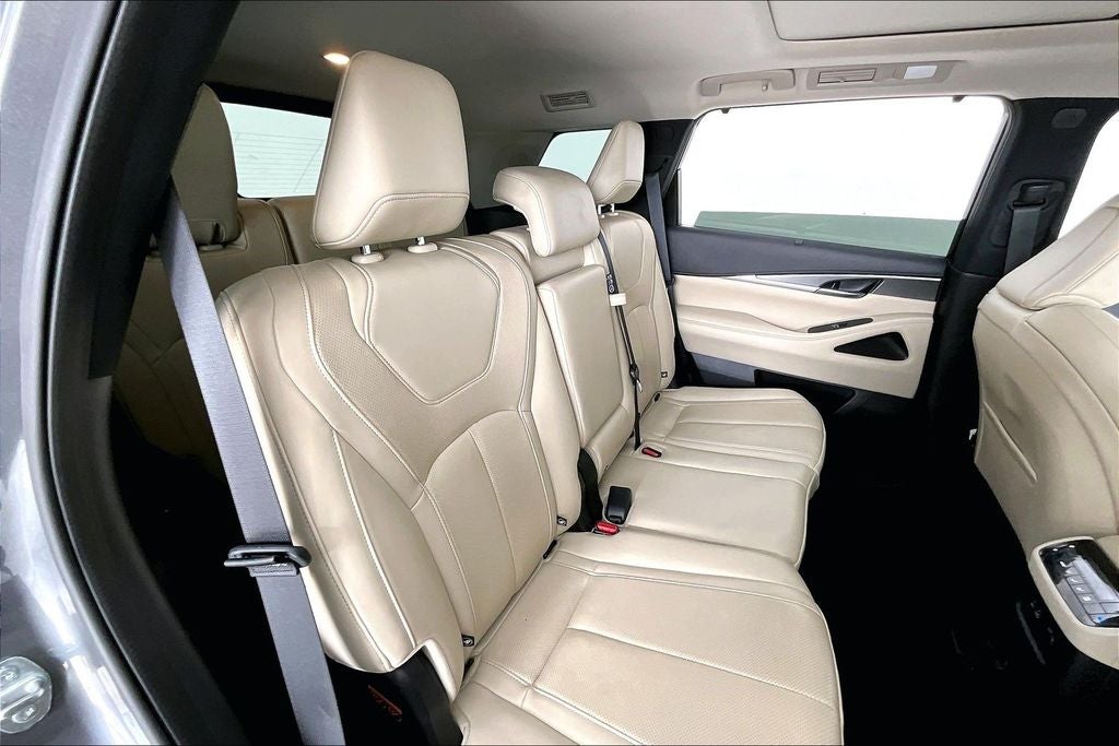 2022 INFINITI QX60 LUXE