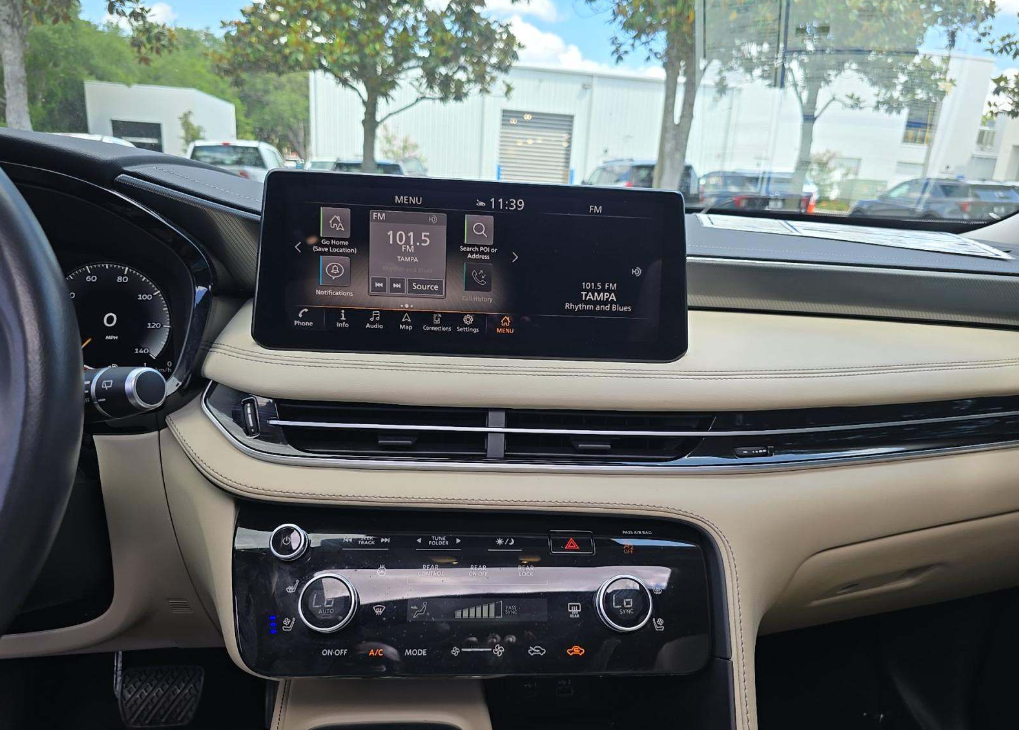 2022 INFINITI QX60 LUXE