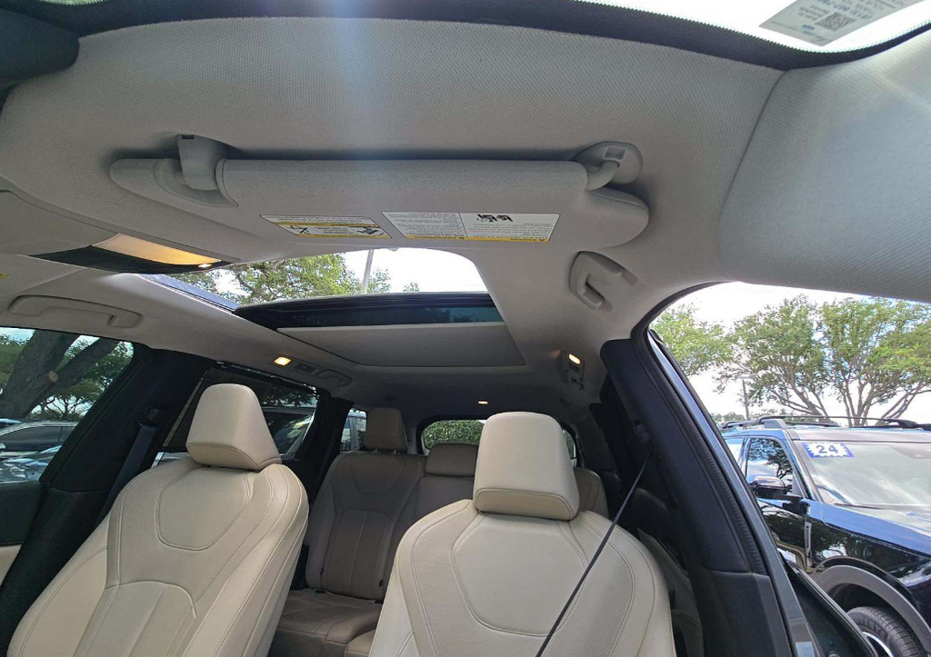 2022 INFINITI QX60 LUXE