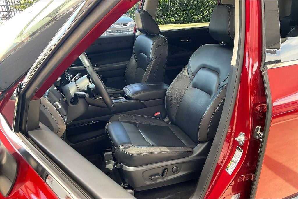 2022 Nissan Pathfinder SL