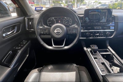 2022 Nissan Pathfinder SL