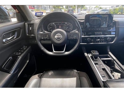 2022 Nissan Pathfinder SL