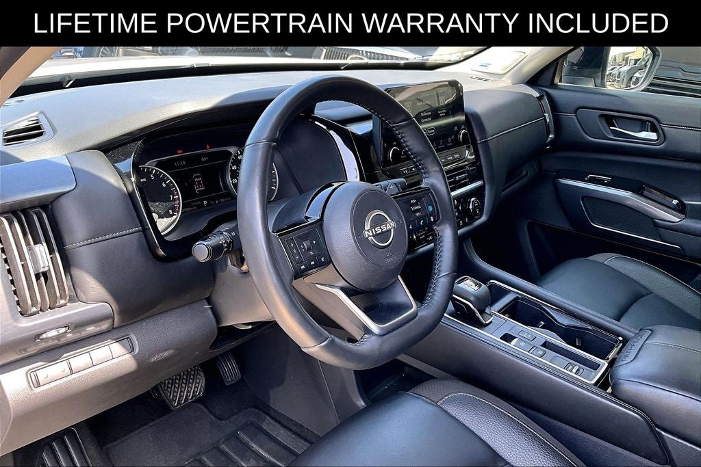 2024 Nissan Pathfinder SL