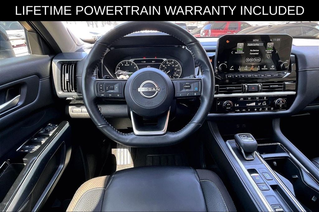 2024 Nissan Pathfinder SL