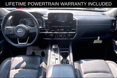 2023 Nissan Pathfinder SL