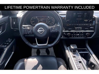 2023 Nissan Pathfinder SL