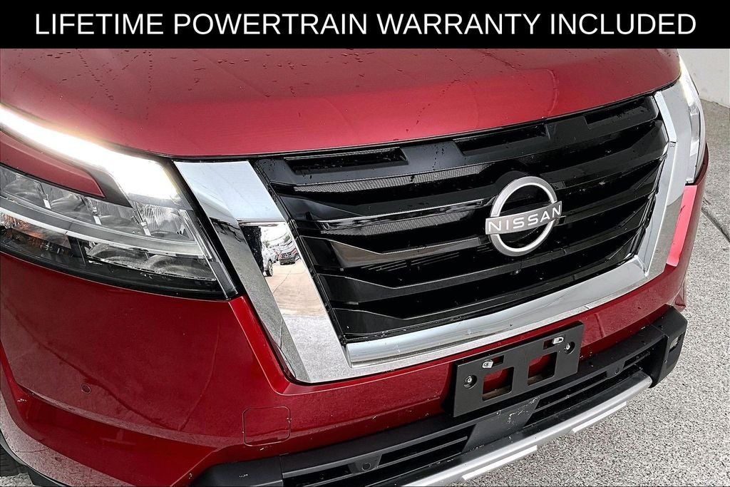 2023 Nissan Pathfinder SL