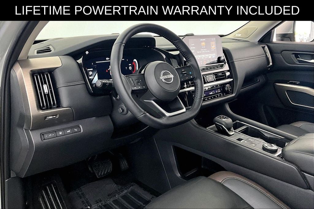 2025 Nissan Pathfinder Platinum