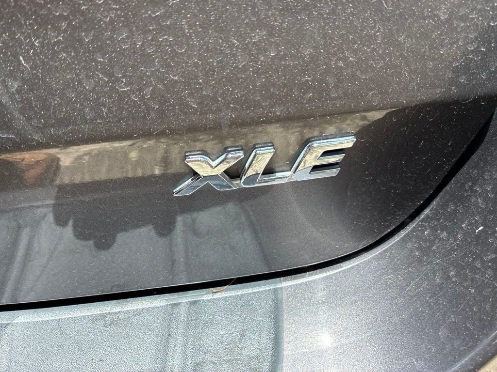 2013 Toyota Sienna XLE 8 Passenger