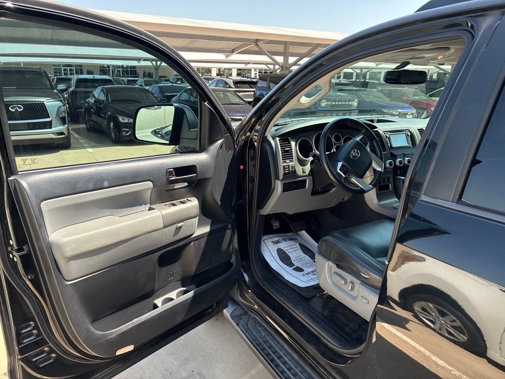 2015 Toyota Sequoia SR5 5.7L