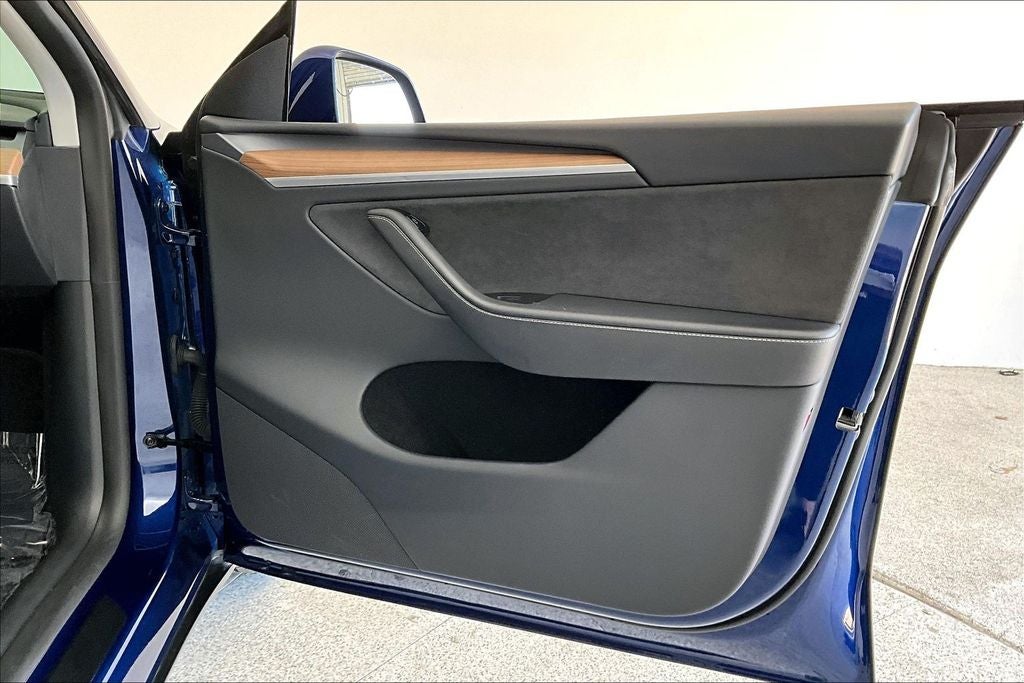 2025 Tesla Model Y Long Range