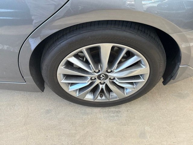 2023 INFINITI Q50 LUXE