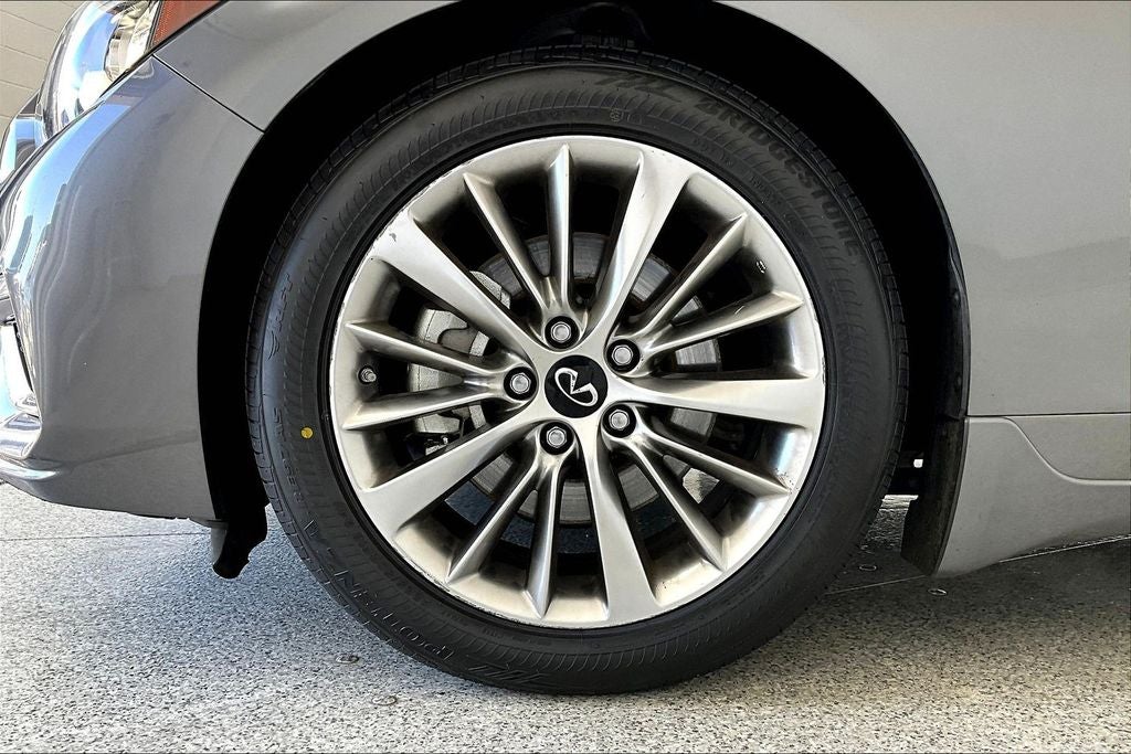 2023 INFINITI Q50 LUXE