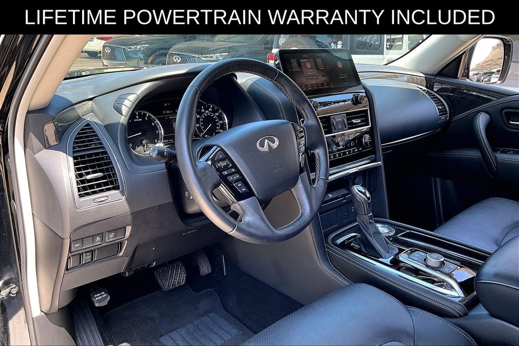 2023 INFINITI QX80 LUXE