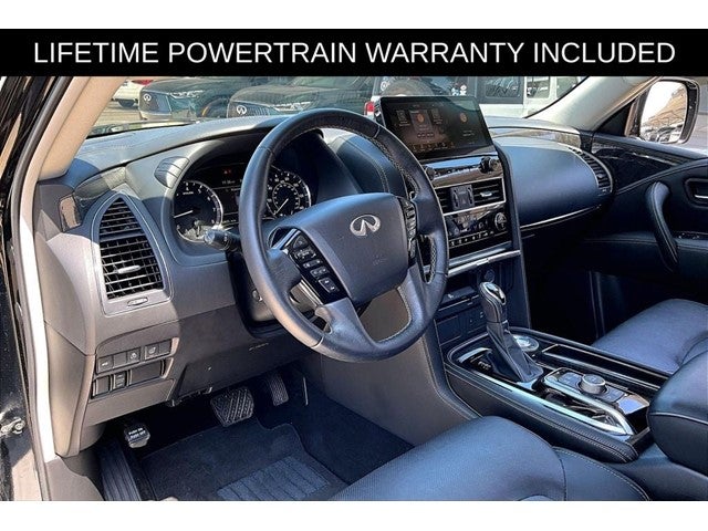 2023 INFINITI QX80 LUXE