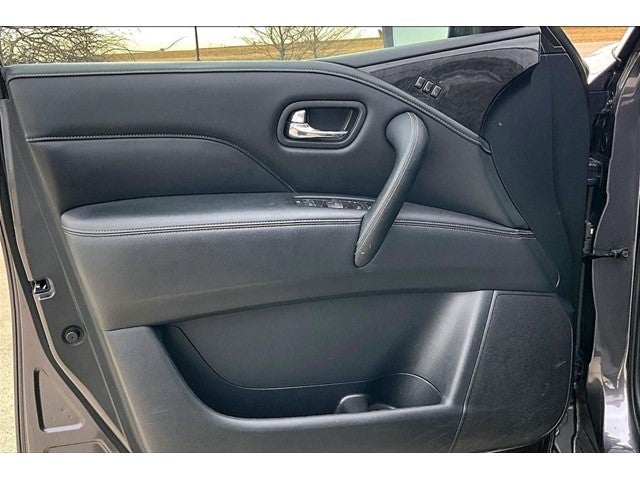 2022 INFINITI QX80 LUXE