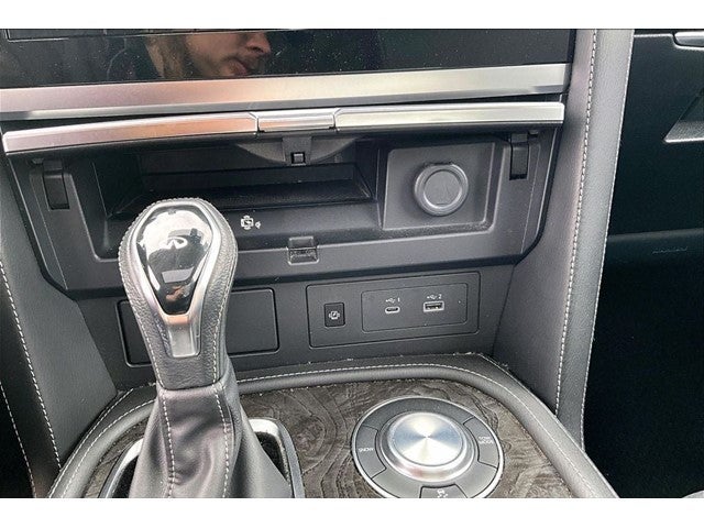 2022 INFINITI QX80 LUXE
