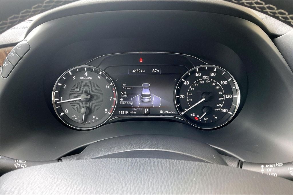 2024 INFINITI QX80 Premium Select