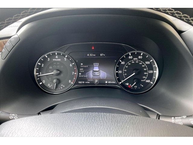 2024 INFINITI QX80 Premium Select