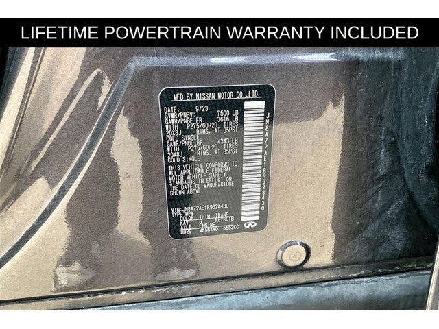 2024 INFINITI QX80 LUXE