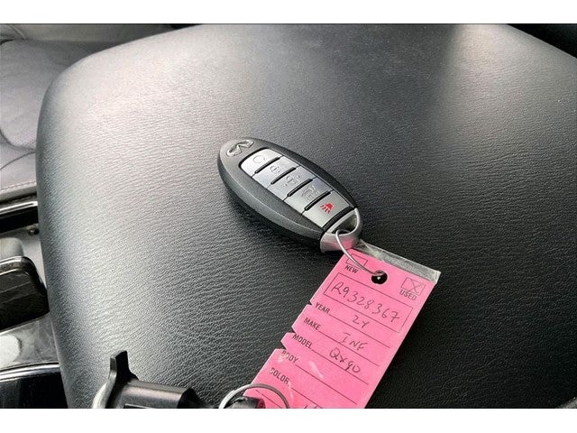 2024 INFINITI QX80 LUXE