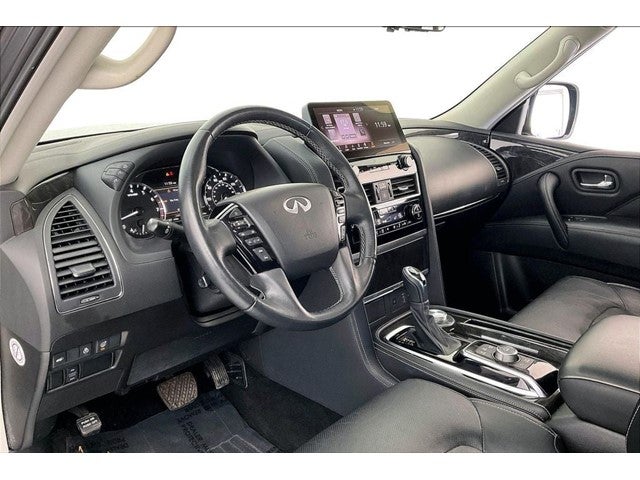 2024 INFINITI QX80 LUXE