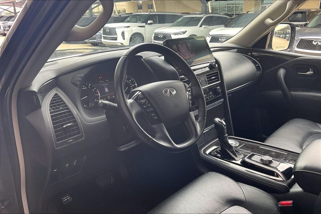2024 INFINITI QX80 LUXE