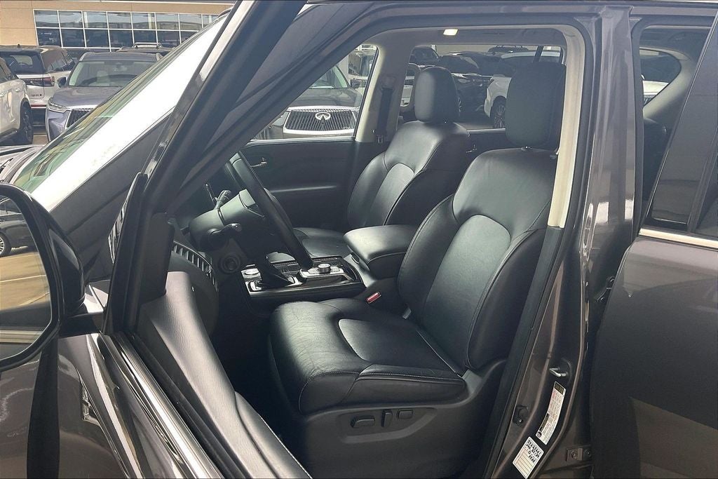 2024 INFINITI QX80 LUXE