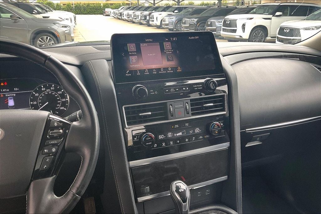 2024 INFINITI QX80 LUXE