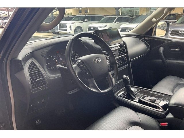 2024 INFINITI QX80 LUXE