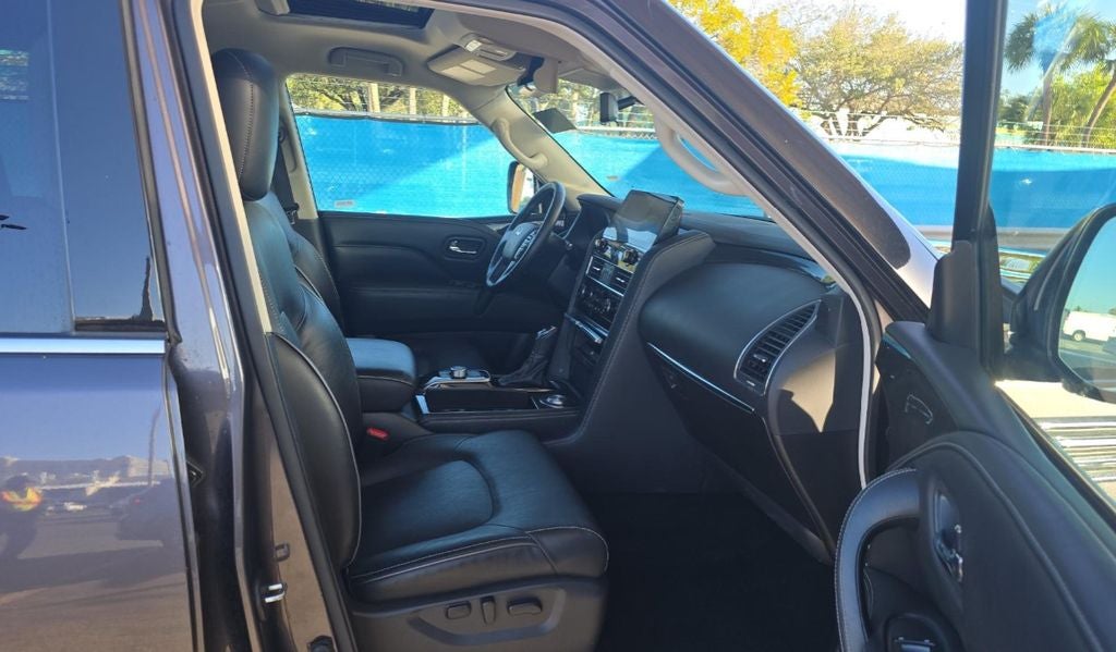 2024 INFINITI QX80 LUXE