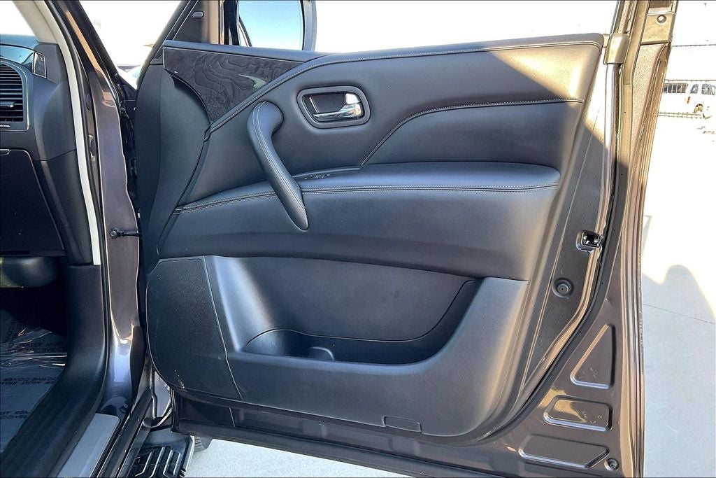 2022 INFINITI QX80 LUXE