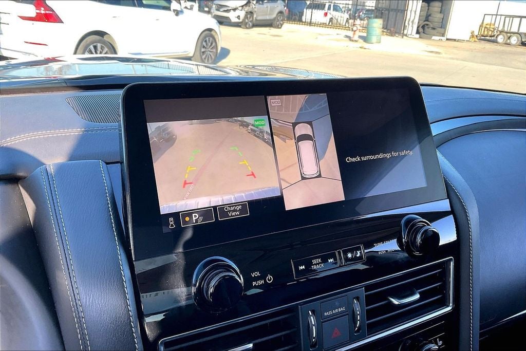 2022 INFINITI QX80 LUXE