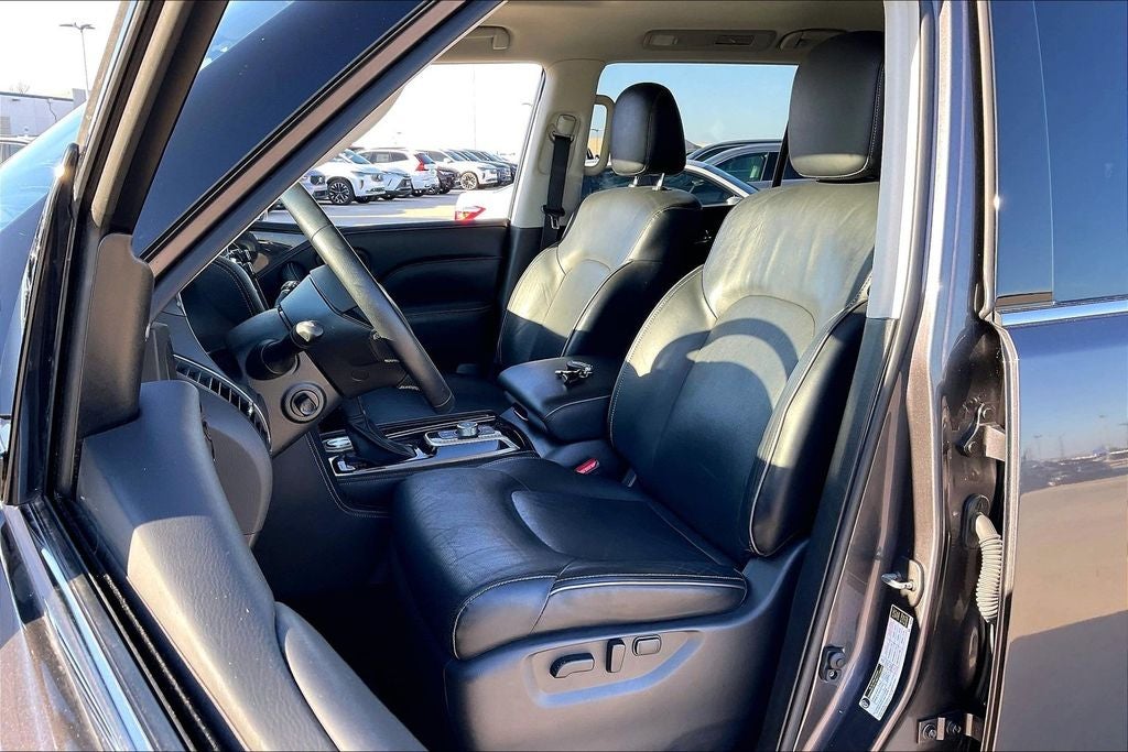 2022 INFINITI QX80 LUXE